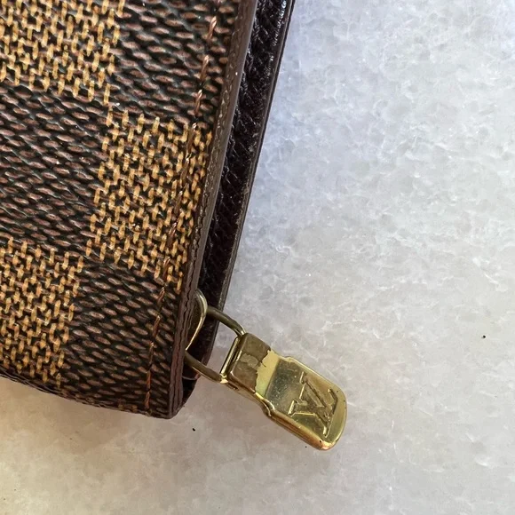 LV wallet - Picture 13 of 13